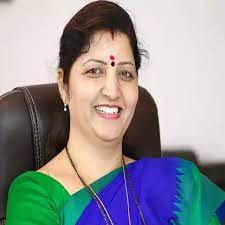 MSCW chairperson Rupali Chakankar says will take up with railways issues faced by suburban women commuters | MSCW chairperson Rupali Chakankar says will take up with railways issues faced by suburban women commuters