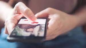 Thane: 39-year-old man loses Rs 6.5 lakh after being lured by women on video call | Thane: 39-year-old man loses Rs 6.5 lakh after being lured by women on video call Thane: 39-year-old man loses Rs 6.5 lakh after being lured by women on video call | Thane: 39-year-old man loses Rs 6.5 lakh after being lured by women on video call