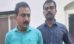 Pune: Police held 54-year-old man for posing as IAS officer posted with PMO | Pune: Police held 54-year-old man for posing as IAS officer posted with PMO