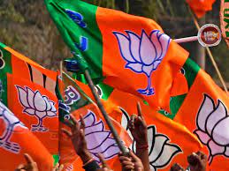 Thane: Party workers protest after former BJP office-bearer booked for sexually harassing police woman | Thane: Party workers protest after former BJP office-bearer booked for sexually harassing police woman Thane: Party workers protest after former BJP office-bearer booked for sexually harassing police woman | Thane: Party workers protest after former BJP office-bearer booked for sexually harassing police woman