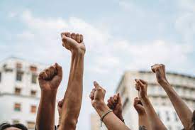 J-K unit of Shiv Sena (UBT) holds protest demanding statehood, democratically elected govt in union territory | J-K unit of Shiv Sena (UBT) holds protest demanding statehood, democratically elected govt in union territory