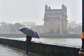 Monsoon to arrive in Mumbai today, rain lashes parts of city | Monsoon to arrive in Mumbai today, rain lashes parts of city