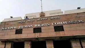 NHRC sends notice to Maha govt, police chief over 11 labourers kept chained to dig wells | NHRC sends notice to Maha govt, police chief over 11 labourers kept chained to dig wells