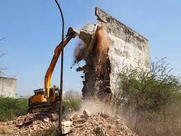 Thane civic body demolishes two illegal bungalows in Yeoor | Thane civic body demolishes two illegal bungalows in Yeoor