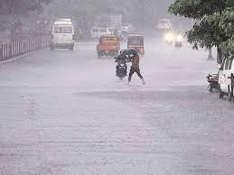Heavy rains lash Nashik district, water level in Godavari rises | Heavy rains lash Nashik district, water level in Godavari rises