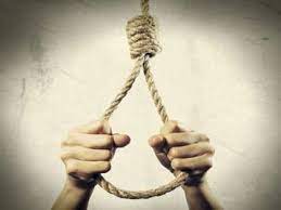 Man's body found hanging from tree in Thane | Man's body found hanging from tree in Thane Man's body found hanging from tree in Thane | Man's body found hanging from tree in Thane
