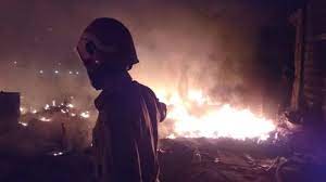 Thane: 30 power meters gutted in fire at building | Thane: 30 power meters gutted in fire at building Thane: 30 power meters gutted in fire at building | Thane: 30 power meters gutted in fire at building