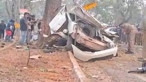 Six killed, two injured after car hits road divider in Jharkhand | Six killed, two injured after car hits road divider in Jharkhand Six killed, two injured after car hits road divider in Jharkhand | Six killed, two injured after car hits road divider in Jharkhand