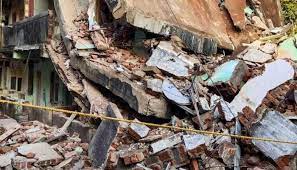 Maharashtra: House roof collapses in Thane, no casualties reported | Maharashtra: House roof collapses in Thane, no casualties reported