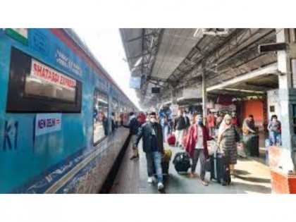 Maharashtra: Air, rail travelers from Delhi, Rajasthan, Gujarat, Goa to carry Covid negative report | Maharashtra: Air, rail travelers from Delhi, Rajasthan, Gujarat, Goa to carry Covid negative report