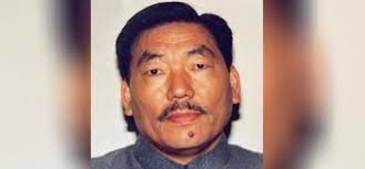 Sikkim: Former CM Pawan Chamling's convoy attacked with stones ; 4 arrested | Sikkim: Former CM Pawan Chamling's convoy attacked with stones ; 4 arrested
