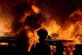 Thane: Fire breaks out at godown, no casualties reported | Thane: Fire breaks out at godown, no casualties reported