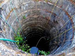 Gondia: Four die of suffocation after entering well to repair water pump | Gondia: Four die of suffocation after entering well to repair water pump