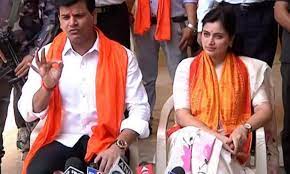 Hanuman Chalisa Controversy: Navneet Rana, husband Ravi Rana sent to 14-day judicial custody | Hanuman Chalisa Controversy: Navneet Rana, husband Ravi Rana sent to 14-day judicial custody