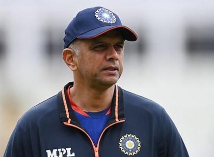 Rahul Dravid leaves Team India, flies to Bengaluru alone due to health issues | Rahul Dravid leaves Team India, flies to Bengaluru alone due to health issues