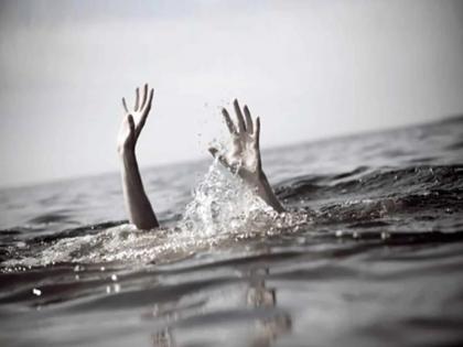 Mumbai: 20-Year-Old Drowns at Juhu Jetty While Clicking Photos With Friends | Mumbai: 20-Year-Old Drowns at Juhu Jetty While Clicking Photos With Friends Mumbai: 20-Year-Old Drowns at Juhu Jetty While Clicking Photos With Friends | Mumbai: 20-Year-Old Drowns at Juhu Jetty While Clicking Photos With Friends