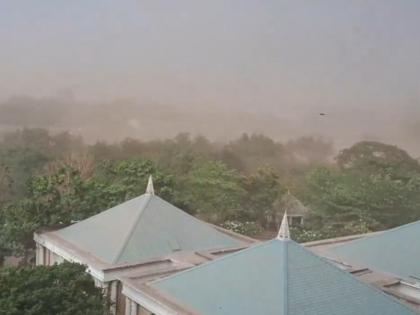 Dust Storm and Unseasonal Rain Hit Badlapur: Netizens Capture Rainy Scenes as Shower Lashes Parts of Thane | Dust Storm and Unseasonal Rain Hit Badlapur: Netizens Capture Rainy Scenes as Shower Lashes Parts of Thane