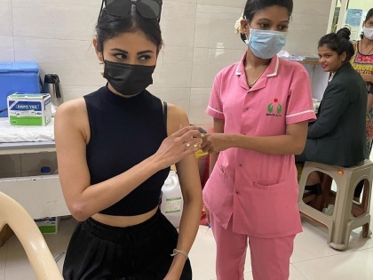 Mouni Roy receives second jab of Covid-19 vaccine | Mouni Roy receives second jab of Covid-19 vaccine