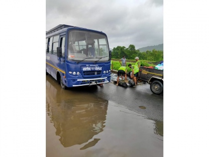 Maharastra Flood: 7 naval rescue teams rushed to Ratnagiri & Raigad districts to provide assistance | Maharastra Flood: 7 naval rescue teams rushed to Ratnagiri & Raigad districts to provide assistance