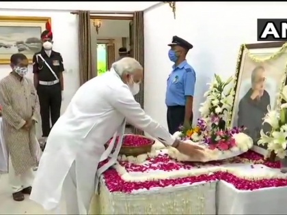 Narendra Modi pays his last respects to Pranab Mukherjee at his Delhi residence | Narendra Modi pays his last respects to Pranab Mukherjee at his Delhi residence
