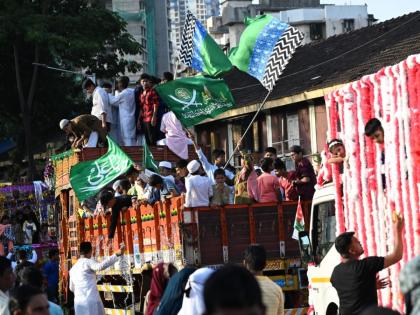 Mumbai Traffic Update: Police Issues Advisory for Eid-e-Milad-un-Nabi 2025 Procession; Check Restrictions | Mumbai Traffic Update: Police Issues Advisory for Eid-e-Milad-un-Nabi 2025 Procession; Check Restrictions Mumbai Traffic Update: Police Issues Advisory for Eid-e-Milad-un-Nabi 2025 Procession; Check Restrictions | Mumbai Traffic Update: Police Issues Advisory for Eid-e-Milad-un-Nabi 2025 Procession; Check Restrictions