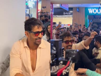 Watch: Harshvardhan Rane's Fans Mob Him During Promotional Tour of Ek Deewane Ki Deewaniyat, Video Goes Viral | Watch: Harshvardhan Rane's Fans Mob Him During Promotional Tour of Ek Deewane Ki Deewaniyat, Video Goes Viral Watch: Harshvardhan Rane's Fans Mob Him During Promotional Tour of Ek Deewane Ki Deewaniyat, Video Goes Viral | Watch: Harshvardhan Rane's Fans Mob Him During Promotional Tour of Ek Deewane Ki Deewaniyat, Video Goes Viral