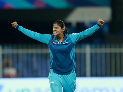 Radha Yadav's first ever fifer in Womens' T20 finale restricts Trailbazers to 118 after 20 Overs | Radha Yadav's first ever fifer in Womens' T20 finale restricts Trailbazers to 118 after 20 Overs