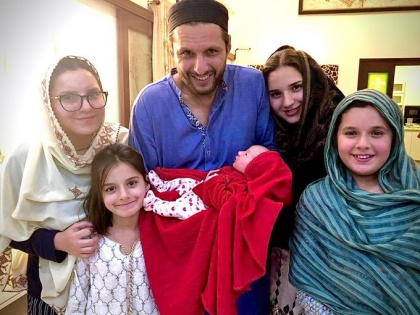 Cricketer Shahid Afridi becomes father for the fifth time, blessed with a daughter | Cricketer Shahid Afridi becomes father for the fifth time, blessed with a daughter