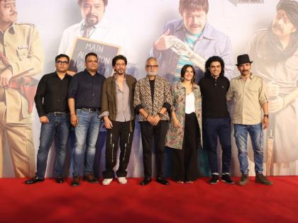 SRK extends his best wishes to team 'Kaamyaab' as it releases today | SRK extends his best wishes to team 'Kaamyaab' as it releases today SRK extends his best wishes to team 'Kaamyaab' as it releases today | SRK extends his best wishes to team 'Kaamyaab' as it releases today