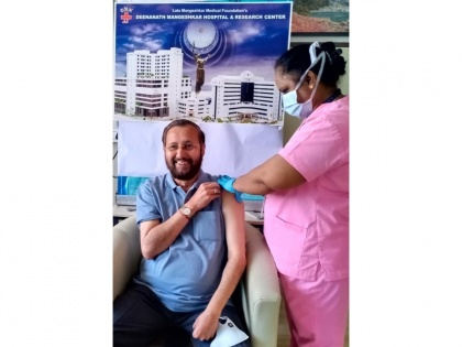 Prakash Javadekar receives first dose of COVID-19 vaccine | Prakash Javadekar receives first dose of COVID-19 vaccine