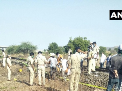 15 migrant workers dead after being run over by train near Aurangabad | 15 migrant workers dead after being run over by train near Aurangabad