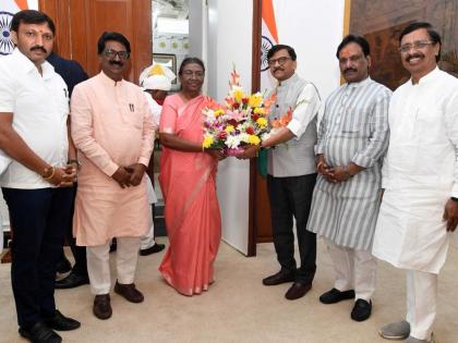 Shiv Sena (UBT) delegation meets President Droupadi Murmu over reservation issue | Shiv Sena (UBT) delegation meets President Droupadi Murmu over reservation issue