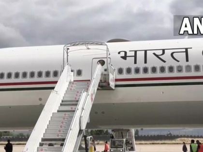 PM Modi arrives in Paris on official visit to boost strategic ties with France, receives ceremonial welcome | PM Modi arrives in Paris on official visit to boost strategic ties with France, receives ceremonial welcome