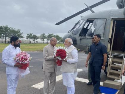 PM Modi arrives at Pune airport; received by CM Eknath Shinde and deputy ministers | PM Modi arrives at Pune airport; received by CM Eknath Shinde and deputy ministers