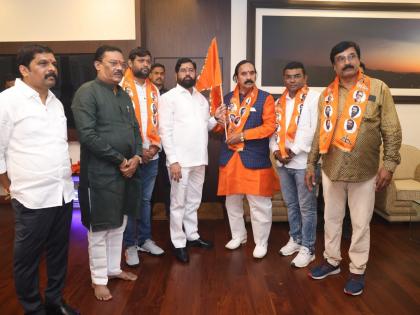 Another setback to Siv Sena (UBT) in Chhatrapati Sambhajinagar as ex-mayor joins Eknath Shinde-led Sena | Another setback to Siv Sena (UBT) in Chhatrapati Sambhajinagar as ex-mayor joins Eknath Shinde-led Sena