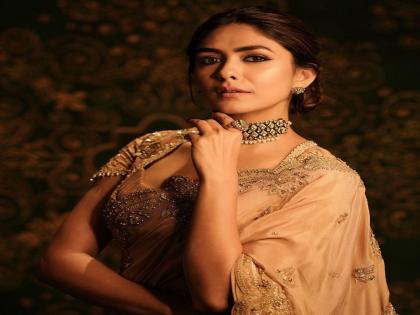 IIFA Utsavam: Mrunal Thakur Wins Best Performance Award for ‘Hi Nanna’ | IIFA Utsavam: Mrunal Thakur Wins Best Performance Award for ‘Hi Nanna’ IIFA Utsavam: Mrunal Thakur Wins Best Performance Award for ‘Hi Nanna’ | IIFA Utsavam: Mrunal Thakur Wins Best Performance Award for ‘Hi Nanna’