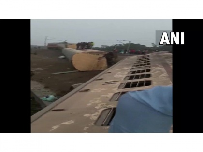 WB: Guwahati-Bikaner Express 15633 derailed near Domohani | WB: Guwahati-Bikaner Express 15633 derailed near Domohani