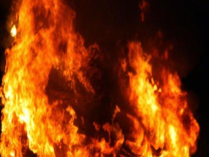 Fire breaks out in commercial building in Dadar, no casualties reported | Fire breaks out in commercial building in Dadar, no casualties reported Fire breaks out in commercial building in Dadar, no casualties reported | Fire breaks out in commercial building in Dadar, no casualties reported