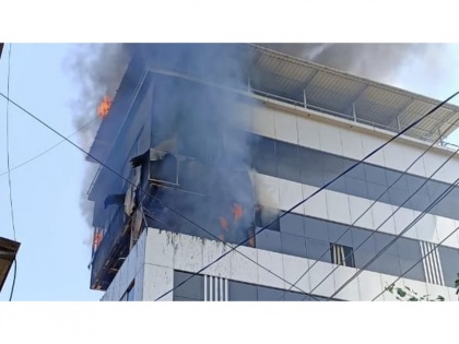 Fire breaks out at building in Mumbai's Mahalakshmi area | Fire breaks out at building in Mumbai's Mahalakshmi area