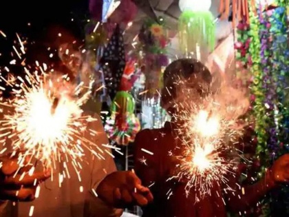 Thane ZP asks 431 gram panchayats to limit use of firecrackers on Diwali to curb pollution | Thane ZP asks 431 gram panchayats to limit use of firecrackers on Diwali to curb pollution