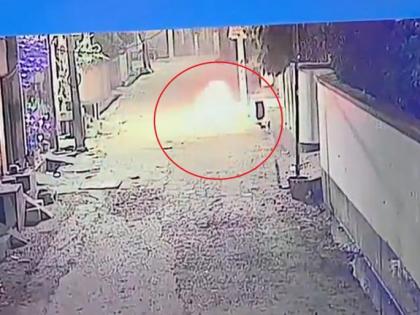 Ghaziabad Tragedy: Husband Sets Himself on Fire After Wife Refuses to Open Door on Diwali Night (Watch Video) | Ghaziabad Tragedy: Husband Sets Himself on Fire After Wife Refuses to Open Door on Diwali Night (Watch Video) Ghaziabad Tragedy: Husband Sets Himself on Fire After Wife Refuses to Open Door on Diwali Night (Watch Video) | Ghaziabad Tragedy: Husband Sets Himself on Fire After Wife Refuses to Open Door on Diwali Night (Watch Video)
