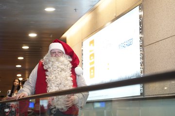 Santa Claus arrives in Mumbai from Finland to spread cheer | Santa Claus arrives in Mumbai from Finland to spread cheer