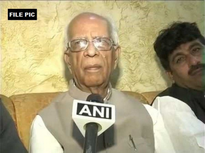 BJP leader and former Bengal Governor Keshari Nath Tripathi passes away | BJP leader and former Bengal Governor Keshari Nath Tripathi passes away