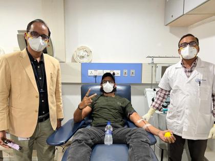 Hrithik Roshan donates his rare blood type, shares heartfelt post | Hrithik Roshan donates his rare blood type, shares heartfelt post Hrithik Roshan donates his rare blood type, shares heartfelt post | Hrithik Roshan donates his rare blood type, shares heartfelt post