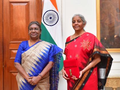 Finance Minister Nirmala Sitharaman meets President Droupadi Murmu at the Rashtrapati Bhavan | Finance Minister Nirmala Sitharaman meets President Droupadi Murmu at the Rashtrapati Bhavan