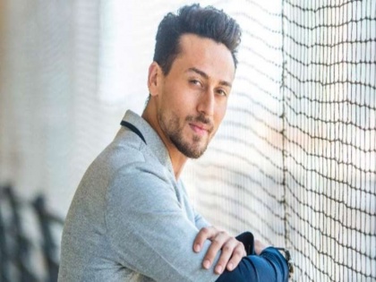 Tiger Shroff shows his basketball skills in a never seen before video | Tiger Shroff shows his basketball skills in a never seen before video
