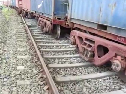 Train Derailment in Maharashtra: Four Coaches of Goods Train Derail Near Boisar Station in Palghar (Watch Video) | Train Derailment in Maharashtra: Four Coaches of Goods Train Derail Near Boisar Station in Palghar (Watch Video) Train Derailment in Maharashtra: Four Coaches of Goods Train Derail Near Boisar Station in Palghar (Watch Video) | Train Derailment in Maharashtra: Four Coaches of Goods Train Derail Near Boisar Station in Palghar (Watch Video)
