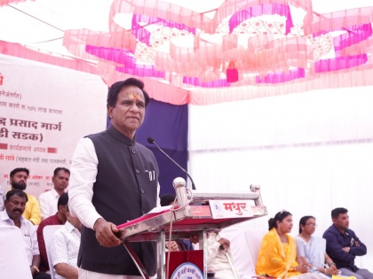Jalna: Union Minister Danve performs Bhoomi Pujan, urges politicians to come forward for city’s development | Jalna: Union Minister Danve performs Bhoomi Pujan, urges politicians to come forward for city’s development