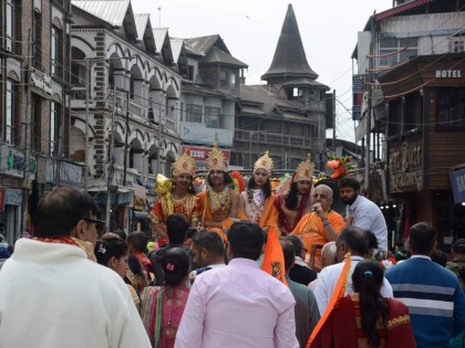 Kashmiri Pandits joyously celebrate Ram Navami with peaceful Shoba Yatra in Srinagar | Kashmiri Pandits joyously celebrate Ram Navami with peaceful Shoba Yatra in Srinagar