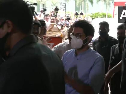 Aaditya Thackeray reaches Shiv Sena Bhawan in Mumbai | Aaditya Thackeray reaches Shiv Sena Bhawan in Mumbai